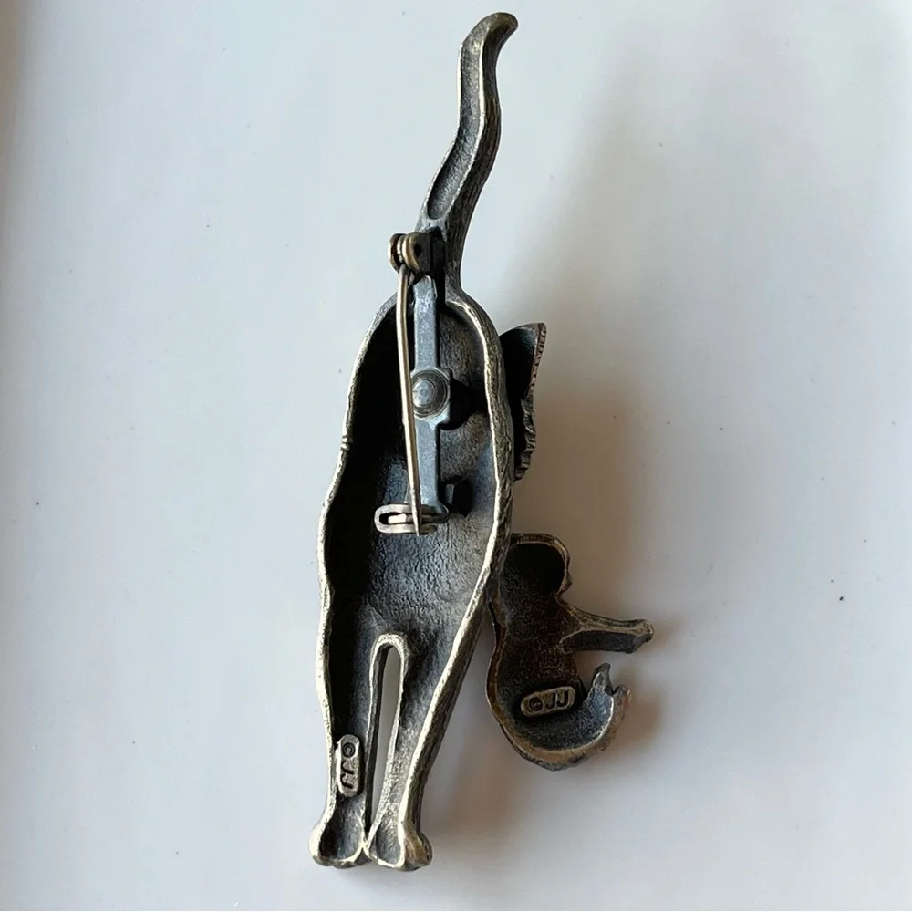 JJ Jonette Mother Cat with Kitten Gold And Bronze Tone Brooch
